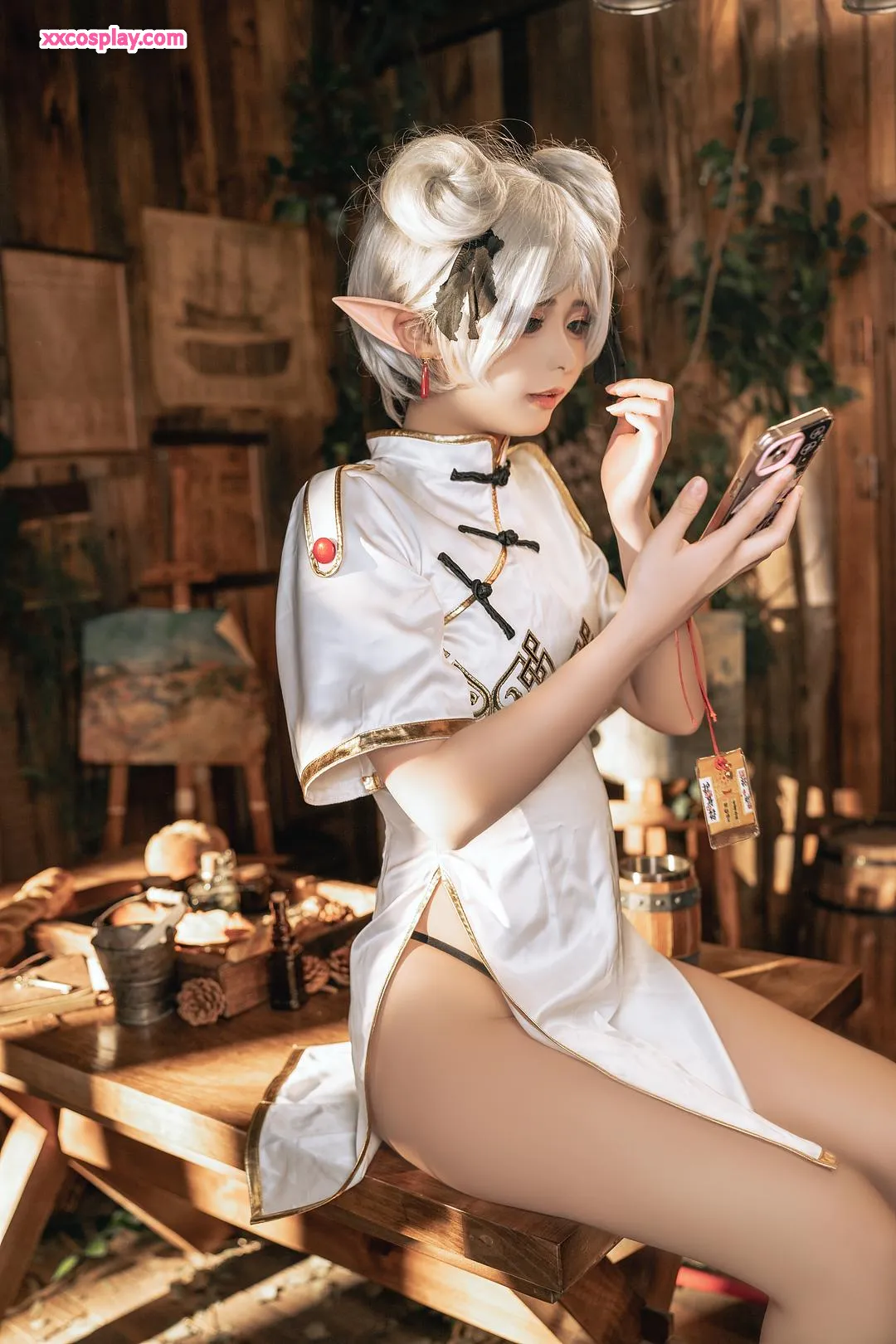 Quan冉有点饿 trong trang phục Frieren (Frieren: Beyond Journey's End)